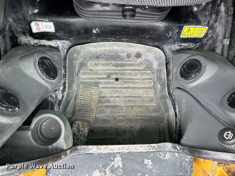 image for item DV2525 2020 Caterpillar 262D3 skid steer loader