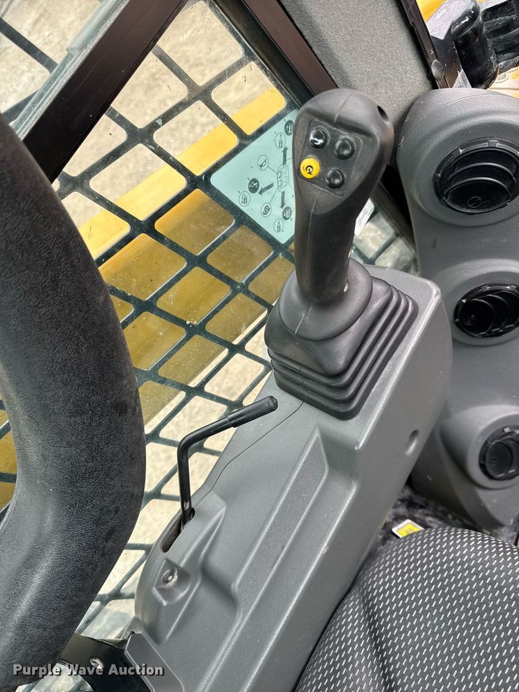 image for item DV2525 2020 Caterpillar 262D3 skid steer loader