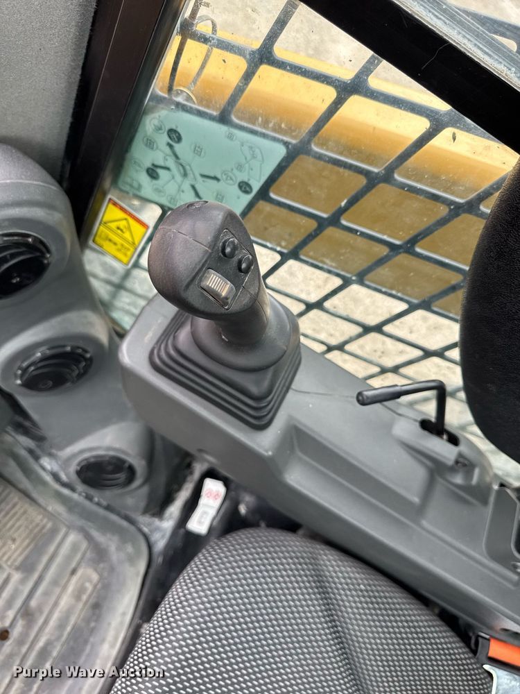 image for item DV2525 2020 Caterpillar 262D3 skid steer loader