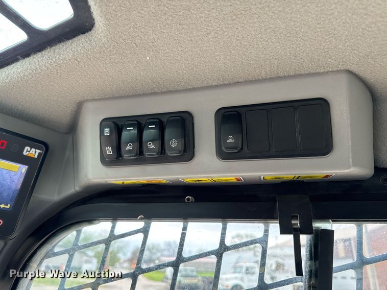 image for item DV2525 2020 Caterpillar 262D3 skid steer loader