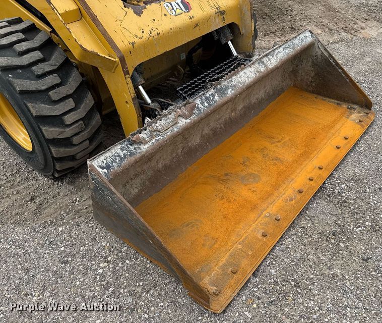 image for item DV2526 2020 Caterpillar 262D3 skid steer loader