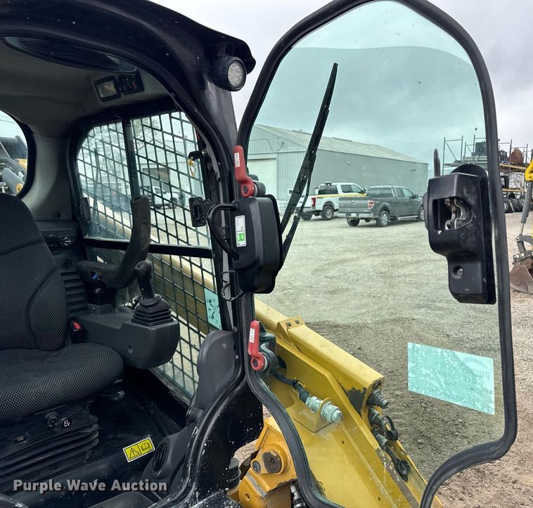 image for item DV2526 2020 Caterpillar 262D3 skid steer loader