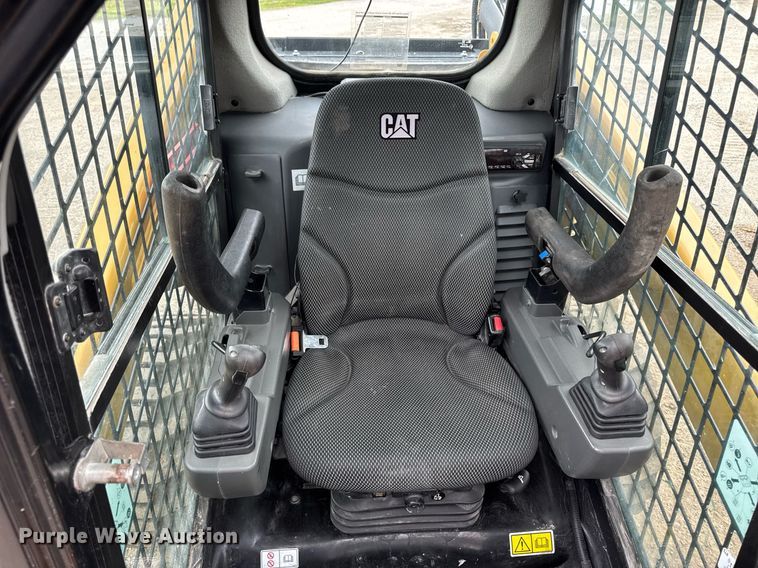 image for item DV2526 2020 Caterpillar 262D3 skid steer loader