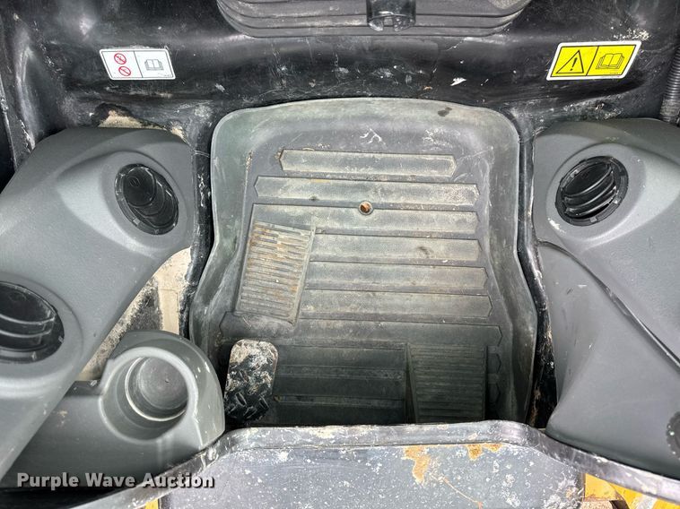 image for item DV2526 2020 Caterpillar 262D3 skid steer loader