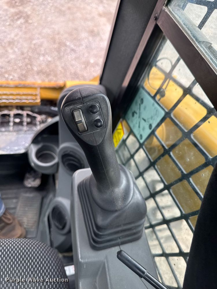 image for item DV2526 2020 Caterpillar 262D3 skid steer loader