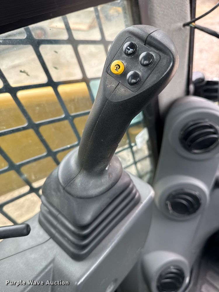 image for item DV2526 2020 Caterpillar 262D3 skid steer loader