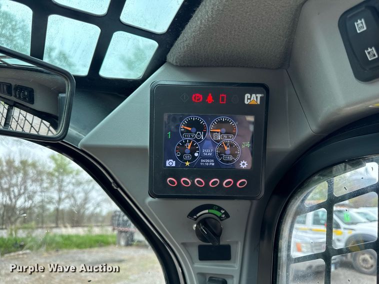 image for item DV2526 2020 Caterpillar 262D3 skid steer loader