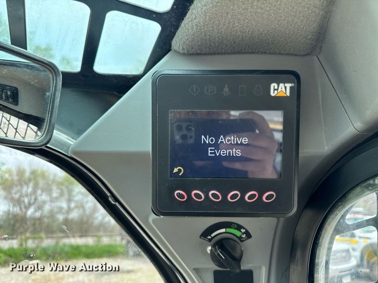 image for item DV2526 2020 Caterpillar 262D3 skid steer loader