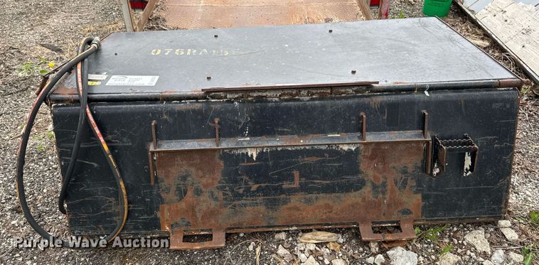 image for item DV2529 2007 skid steer sweeper