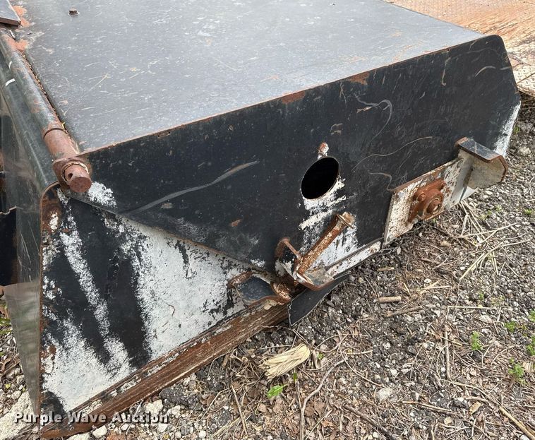 image for item DV2529 2007 skid steer sweeper