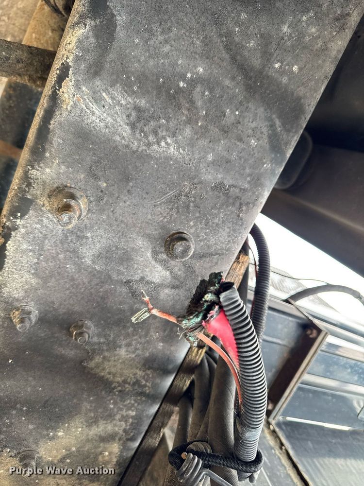 image for item DV2530 2005 Ford F650 flatbed truck