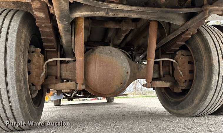 image for item DV2530 2005 Ford F650 flatbed truck