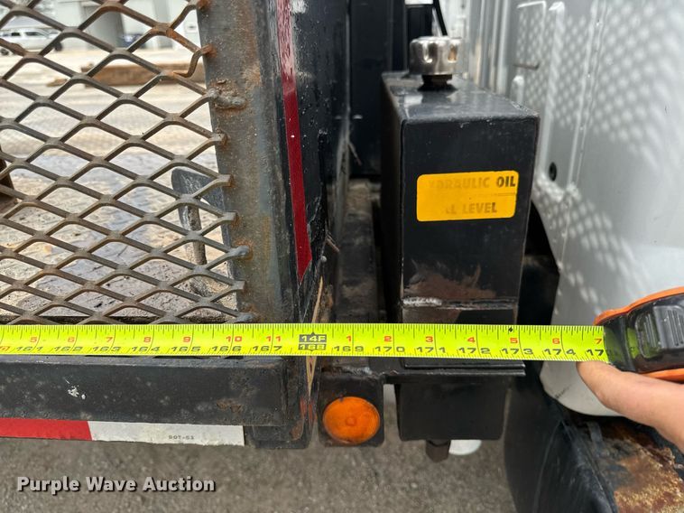 image for item DV2530 2005 Ford F650 flatbed truck