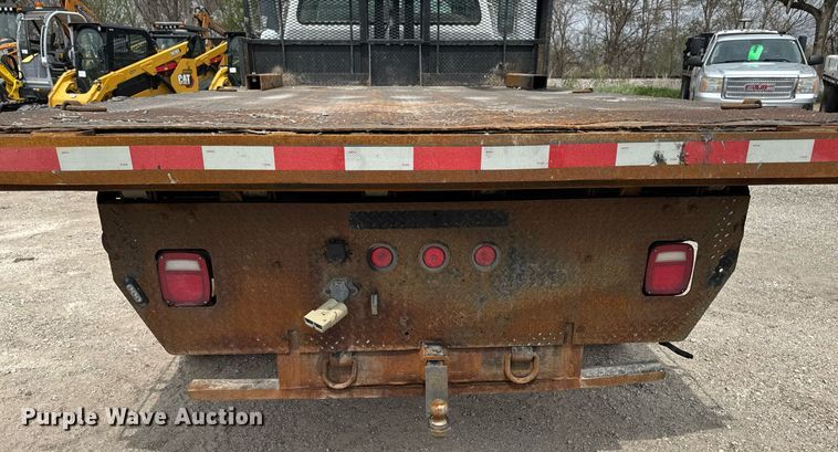 image for item DV2530 2005 Ford F650 flatbed truck