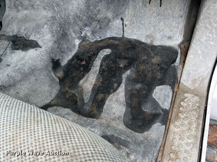 image for item DV2530 2005 Ford F650 flatbed truck