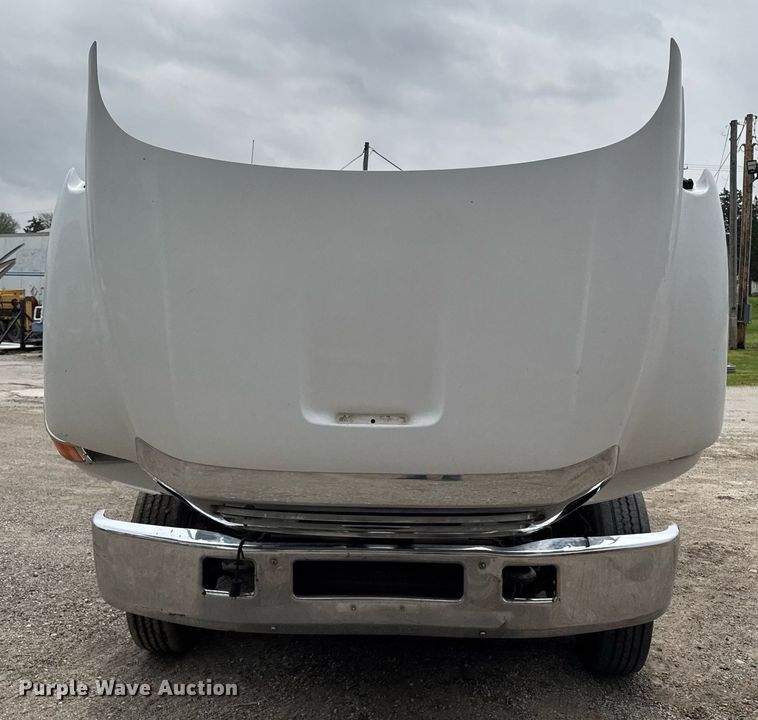 image for item DV2530 2005 Ford F650 flatbed truck