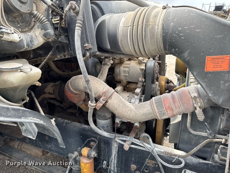 image for item DV2530 2005 Ford F650 flatbed truck