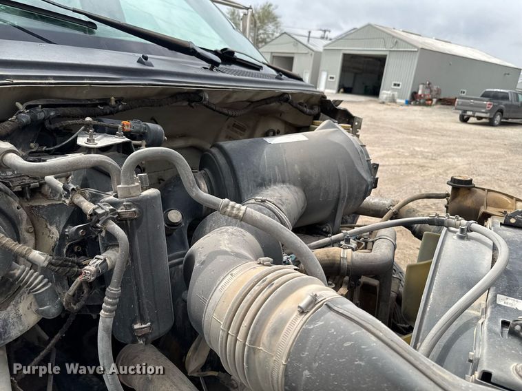 image for item DV2530 2005 Ford F650 flatbed truck