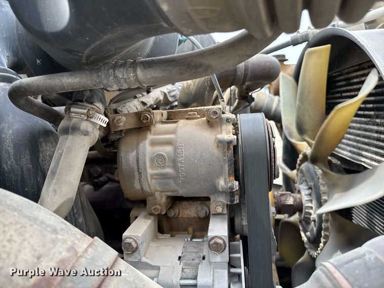 image for item DV2530 2005 Ford F650 flatbed truck