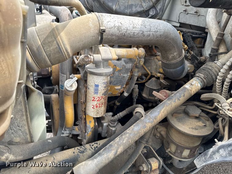 image for item DV2530 2005 Ford F650 flatbed truck