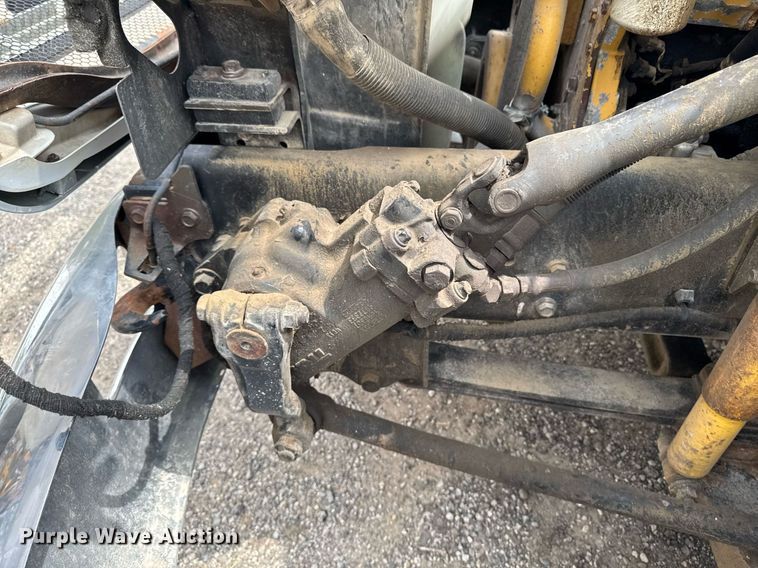 image for item DV2530 2005 Ford F650 flatbed truck