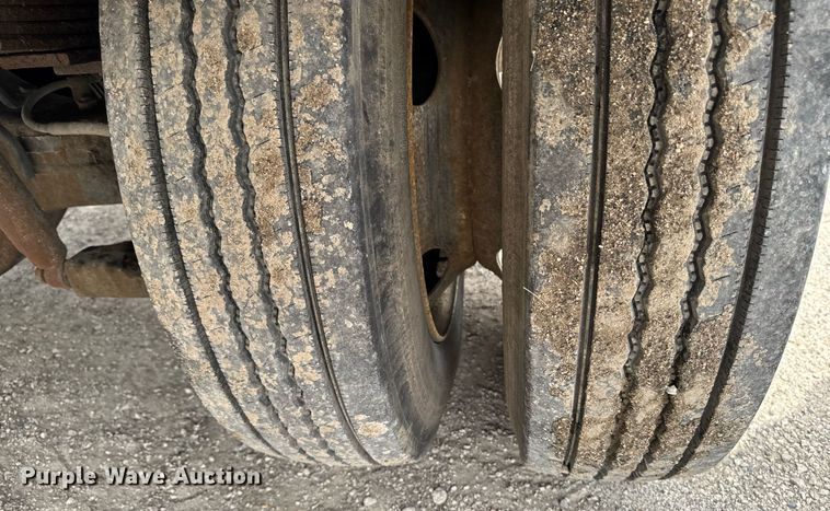 image for item DV2530 2005 Ford F650 flatbed truck