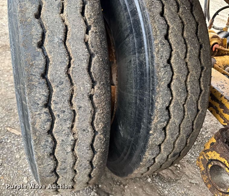 image for item DV2573 2007 Trail King TK60SSD-392 side dump trailer