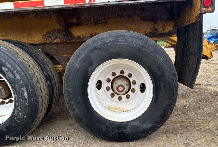 image for item DV2573 2007 Trail King TK60SSD-392 side dump trailer