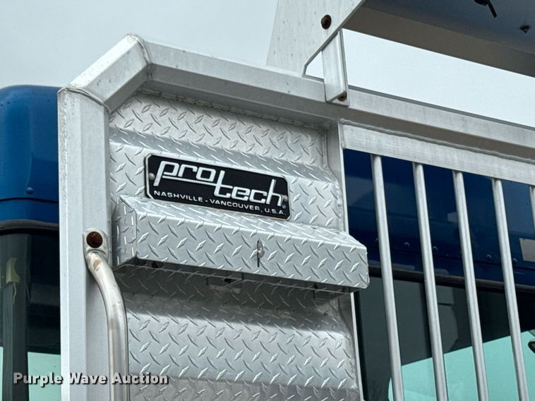 image for item DV2574 2014 Kenworth T800 semi truck