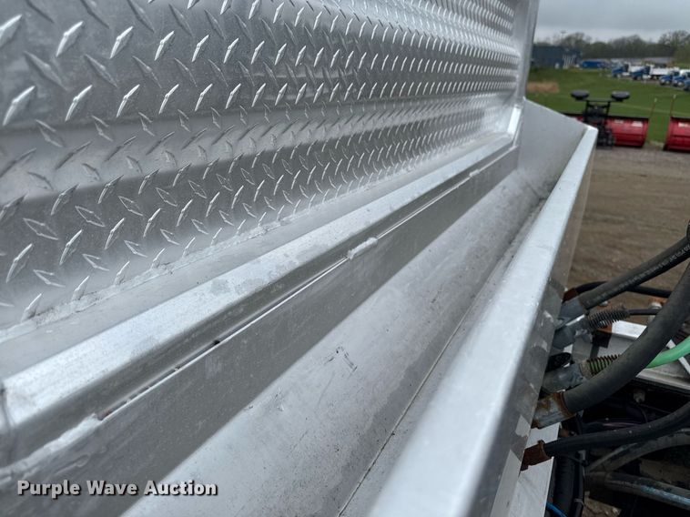 image for item DV2574 2014 Kenworth T800 semi truck