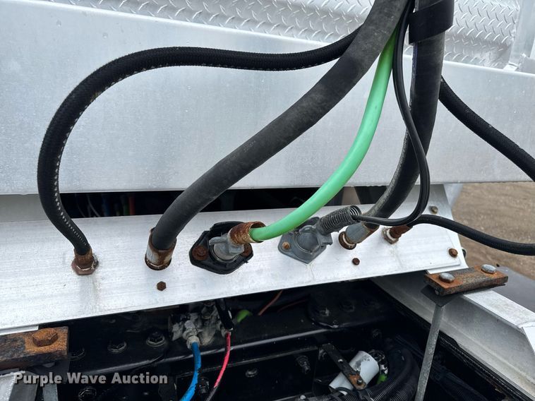 image for item DV2574 2014 Kenworth T800 semi truck