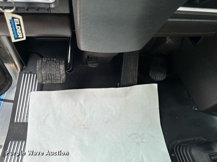 image for item DV2574 2014 Kenworth T800 semi truck