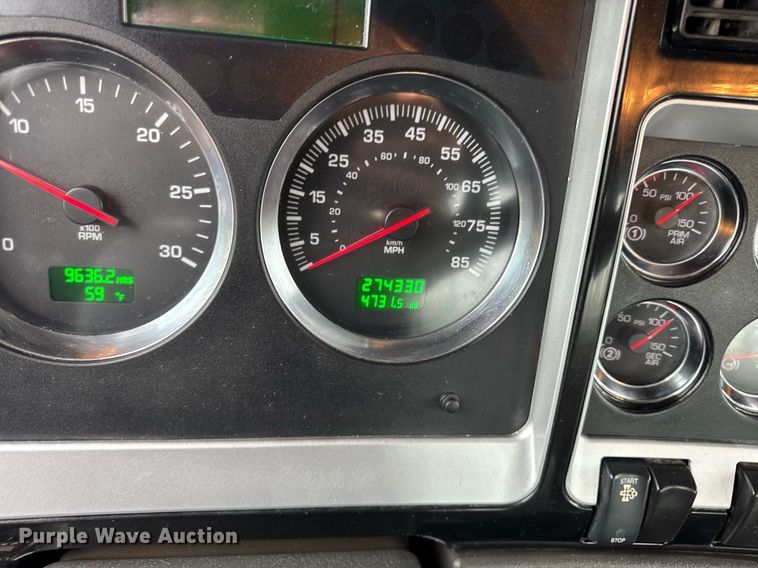 image for item DV2574 2014 Kenworth T800 semi truck