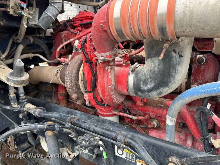 image for item DV2574 2014 Kenworth T800 semi truck