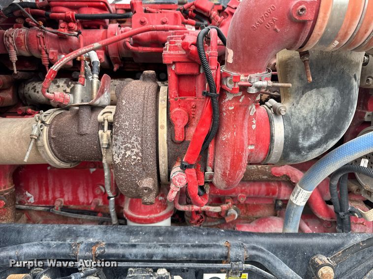 image for item DV2574 2014 Kenworth T800 semi truck