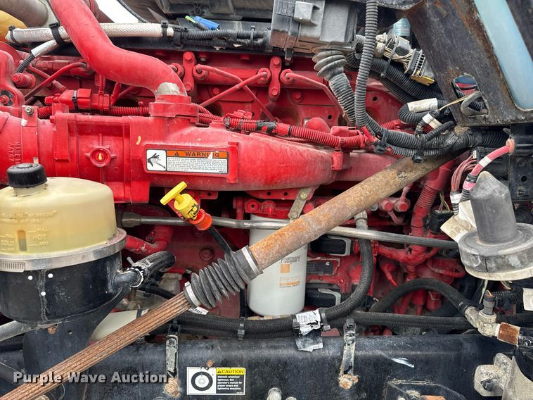 image for item DV2574 2014 Kenworth T800 semi truck