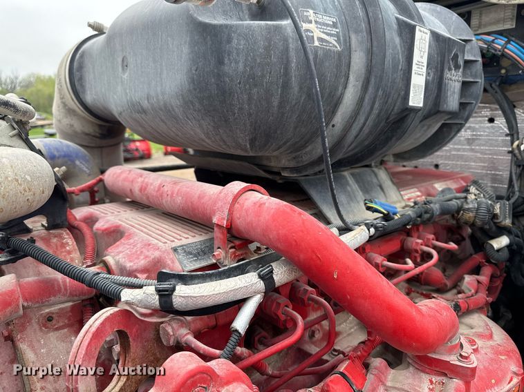 image for item DV2574 2014 Kenworth T800 semi truck