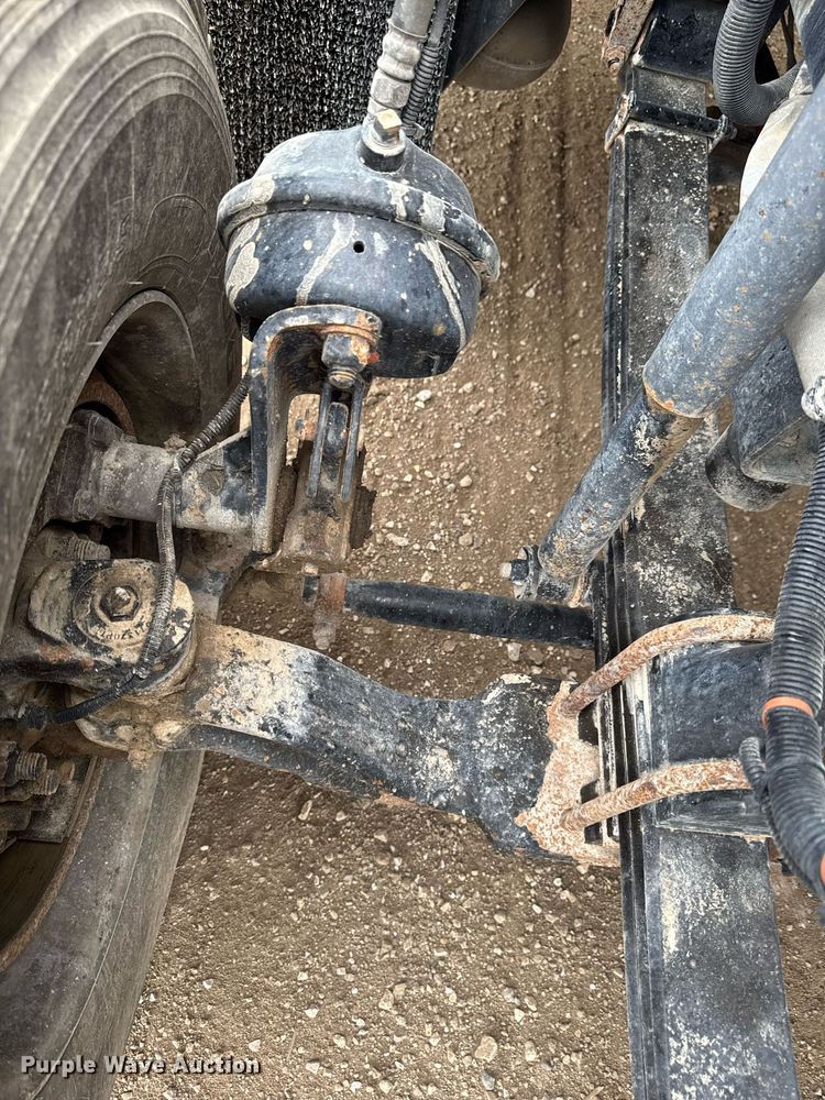 image for item DV2574 2014 Kenworth T800 semi truck