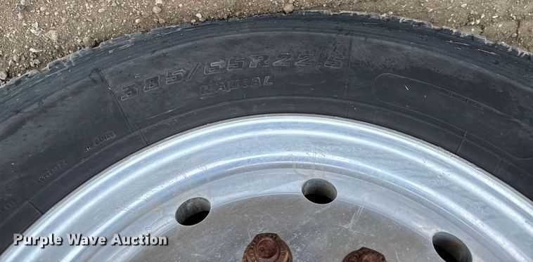 image for item DV2574 2014 Kenworth T800 semi truck