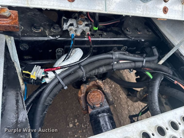 image for item DV2575 2014 Kenworth T800 semi truck