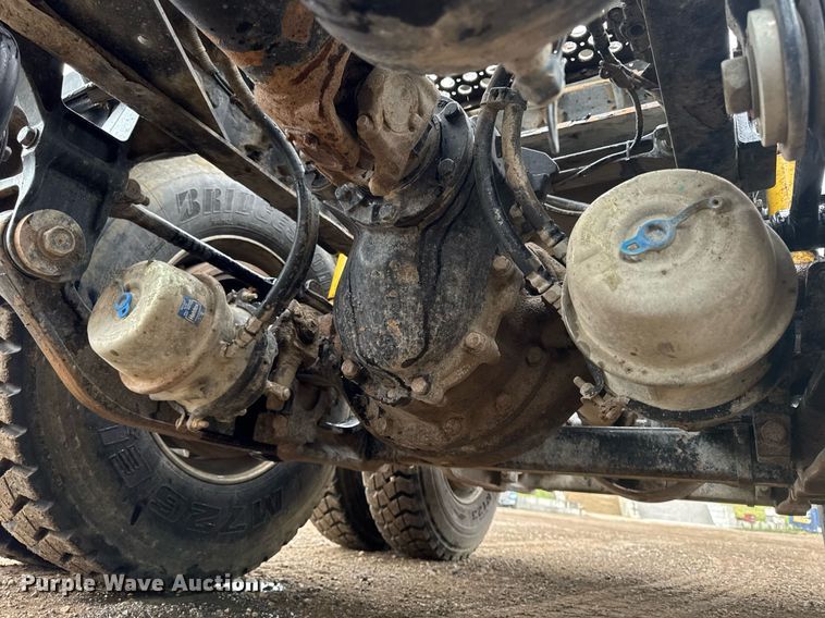 image for item DV2575 2014 Kenworth T800 semi truck