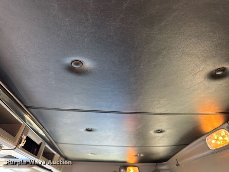 image for item DV2575 2014 Kenworth T800 semi truck