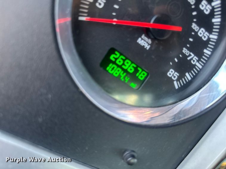 image for item DV2575 2014 Kenworth T800 semi truck