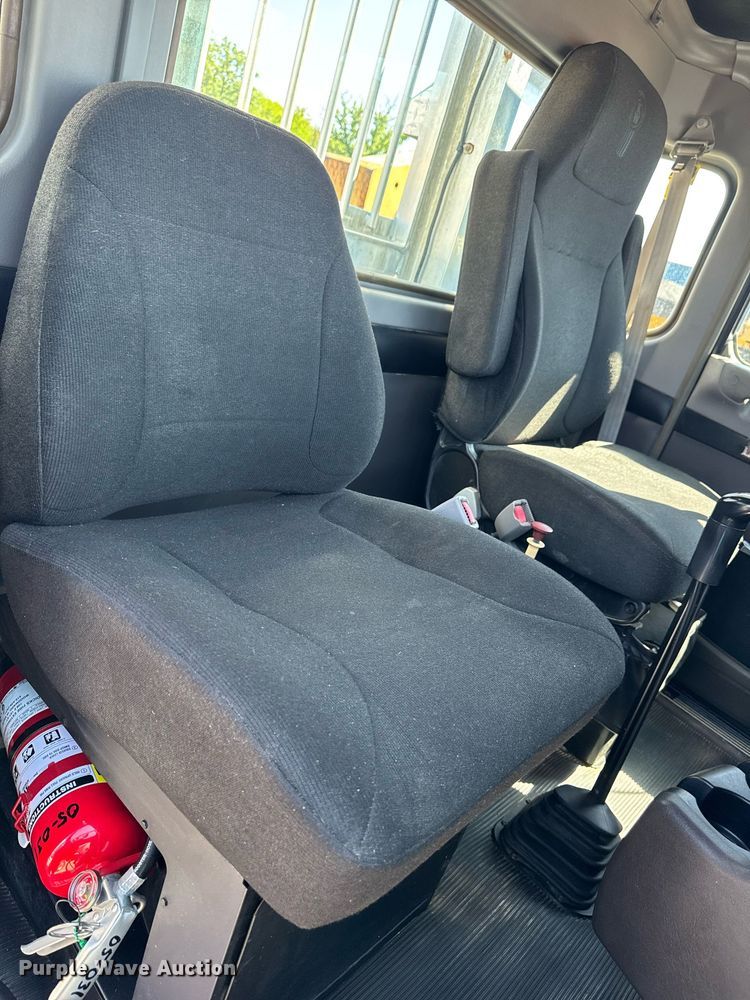 image for item DV2575 2014 Kenworth T800 semi truck