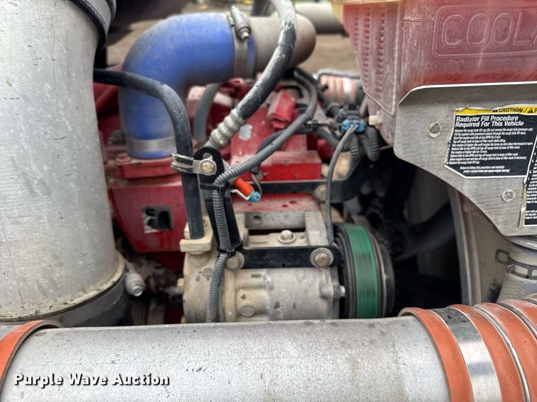 image for item DV2575 2014 Kenworth T800 semi truck