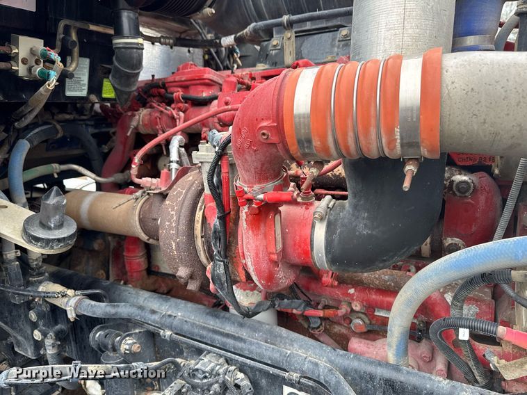 image for item DV2575 2014 Kenworth T800 semi truck