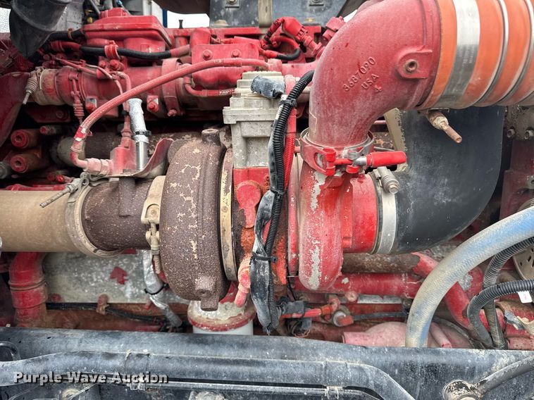 image for item DV2575 2014 Kenworth T800 semi truck