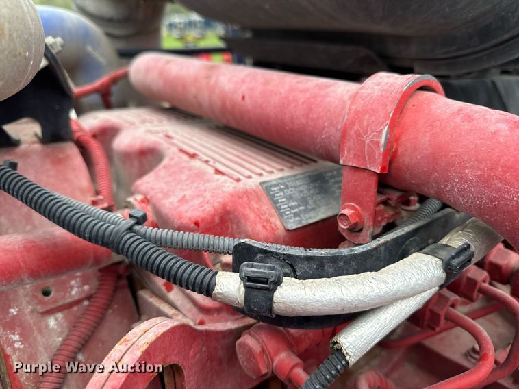 image for item DV2575 2014 Kenworth T800 semi truck