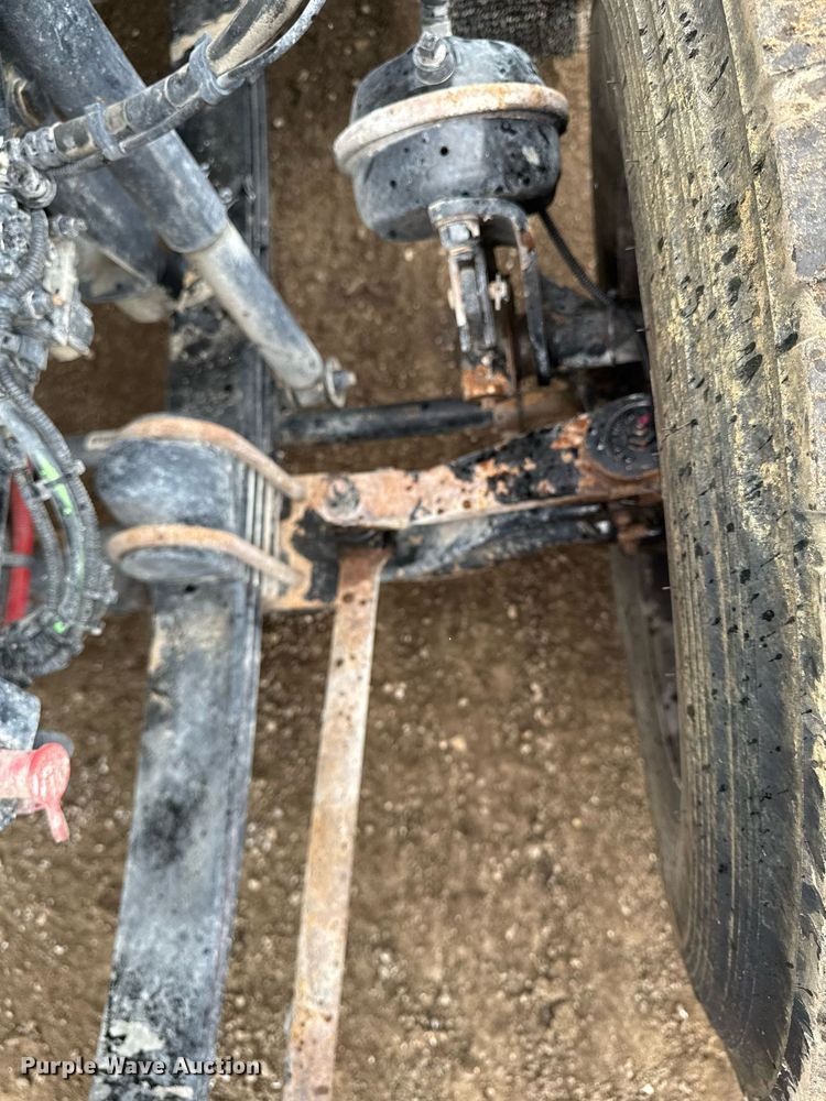 image for item DV2575 2014 Kenworth T800 semi truck