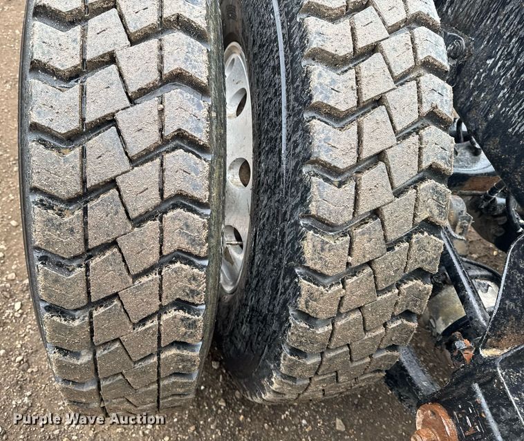 image for item DV2575 2014 Kenworth T800 semi truck